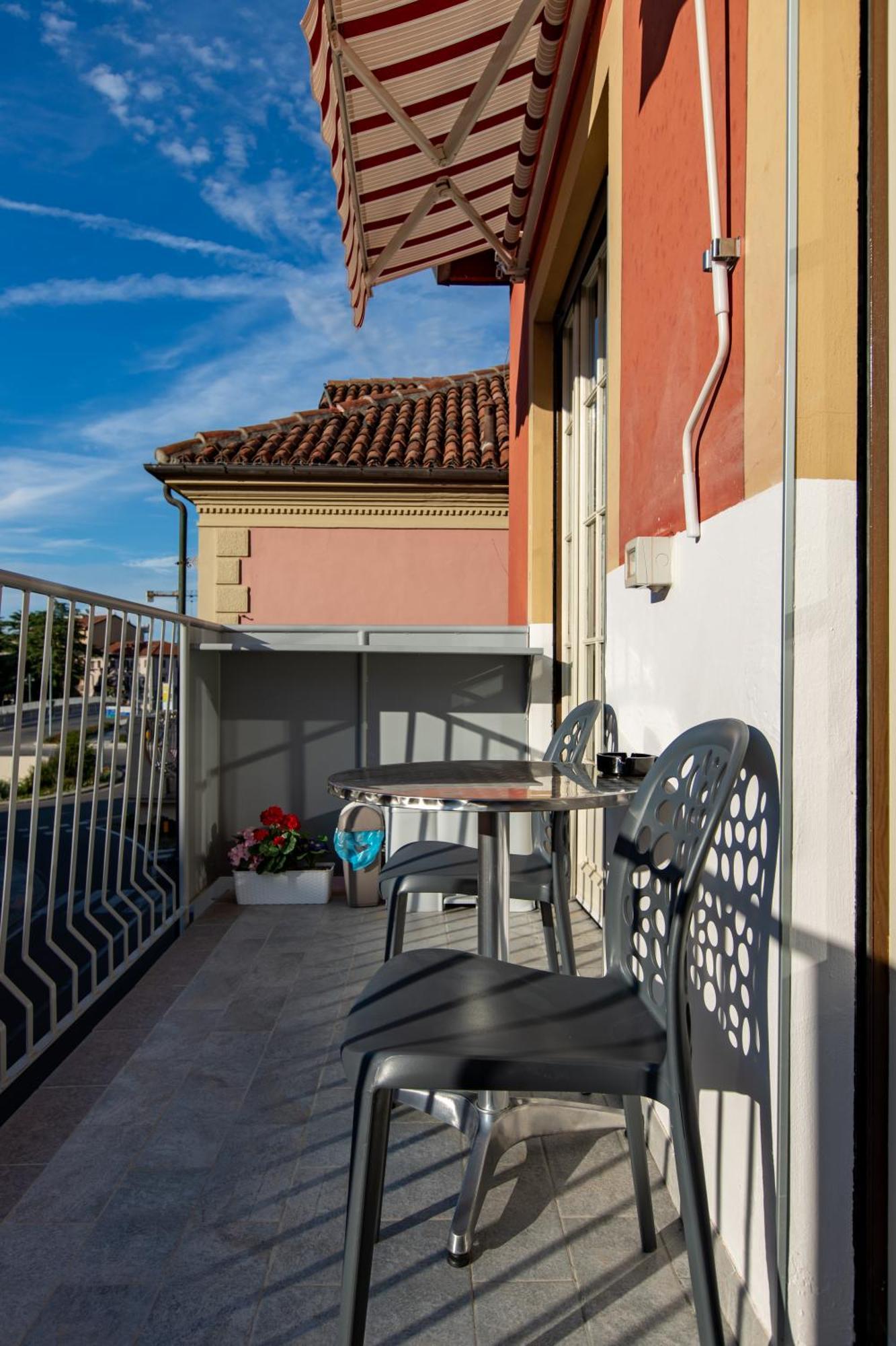 Ferienwohnung Attico Grand Terrace Alba  Exterior foto