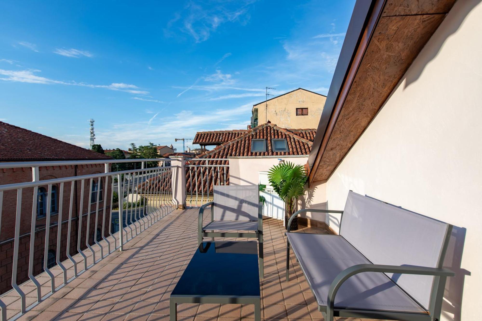 Ferienwohnung Attico Grand Terrace Alba  Exterior foto